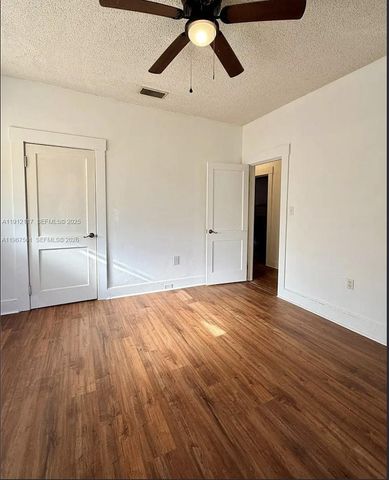 445 SW 24th Rd, Miami, FL 33129