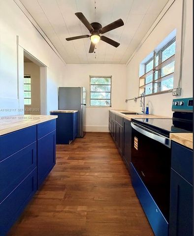 445 SW 24th Rd, Miami, FL 33129