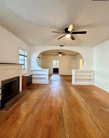 445 SW 24th Rd, Miami, FL 33129