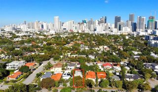 445 SW 24th Rd, Miami, FL 33129