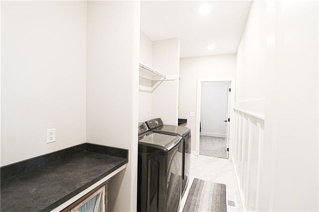 4720 NE Freehold Drive, Lee's Summit, MO 64064