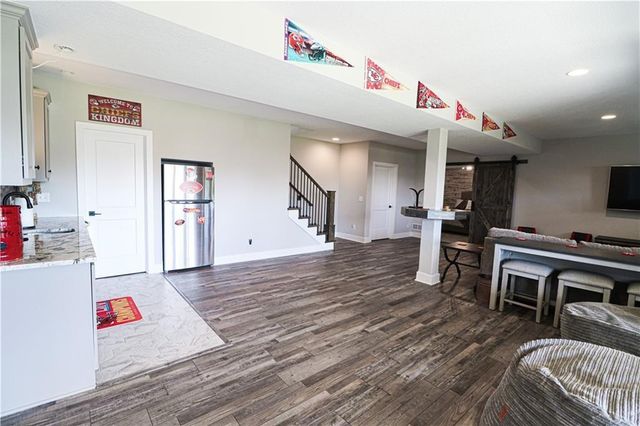 4720 NE Freehold Drive, Lee's Summit, MO 64064