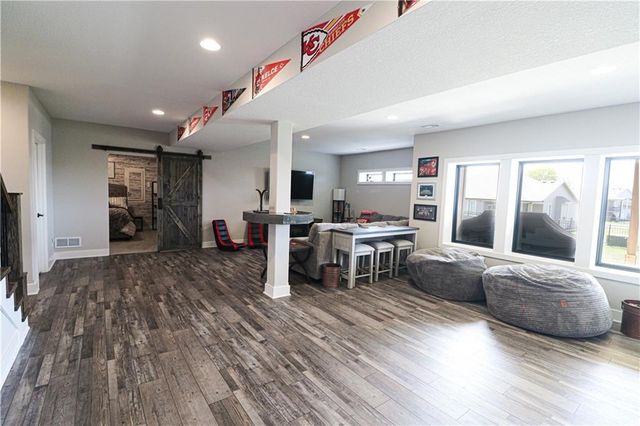 4720 NE Freehold Drive, Lee's Summit, MO 64064