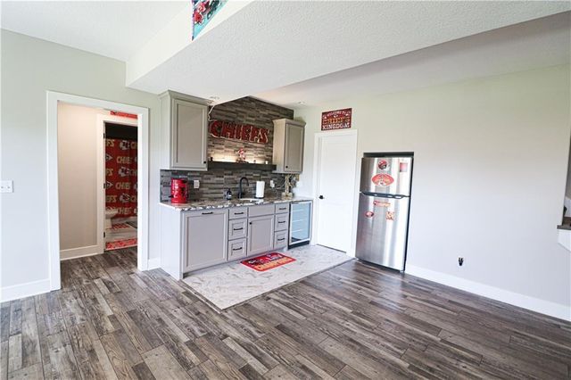 4720 NE Freehold Drive, Lee's Summit, MO 64064