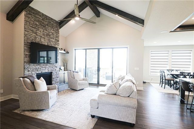 4720 NE Freehold Drive, Lee's Summit, MO 64064