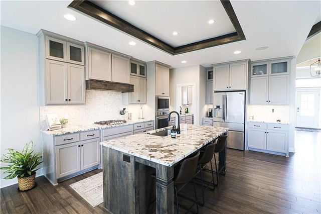 4720 NE Freehold Drive, Lee's Summit, MO 64064