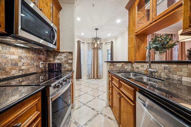 3231 Allen Parkway Parkway 1115, Houston, TX 77019