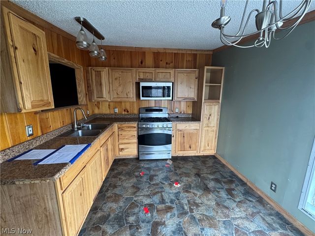 2510 Parkview Drive, Belpre, OH 45714