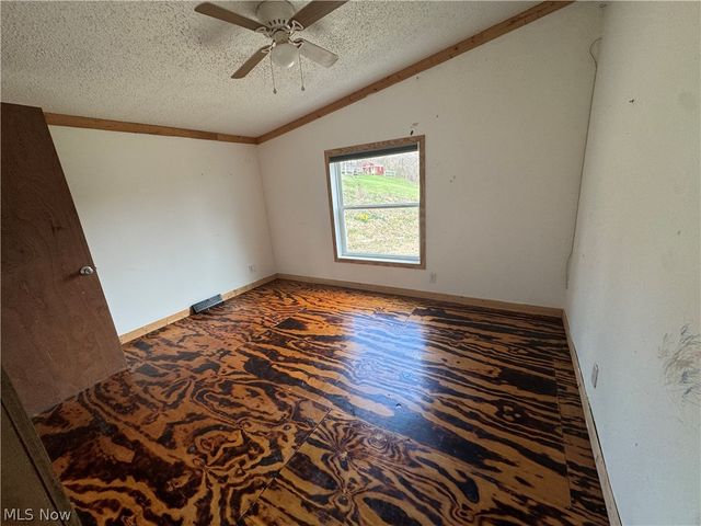 2510 Parkview Drive, Belpre, OH 45714