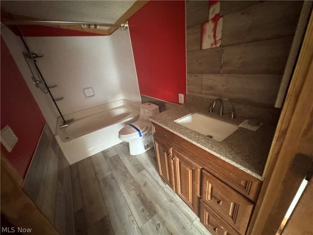 2510 Parkview Drive, Belpre, OH 45714