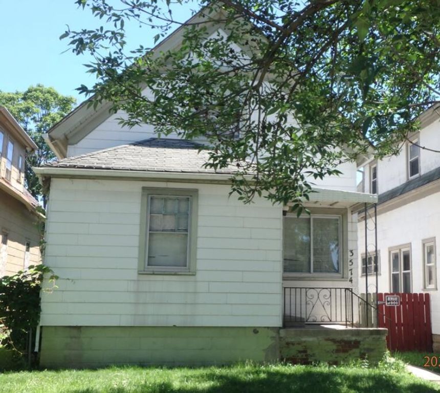 3574 N 10th STREET, Milwaukee, WI 53206
