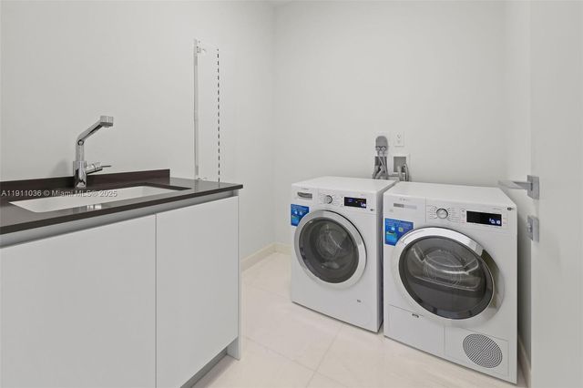 300 Biscayne Boulevard Way 3404, Miami, FL 33131