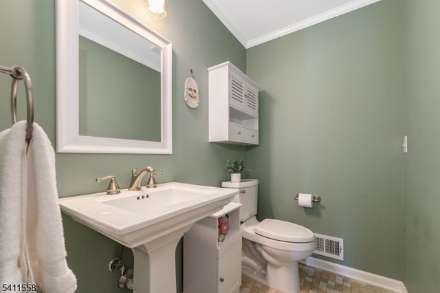 36 Bradley Ln, Bridgewater Twp., NJ 08807