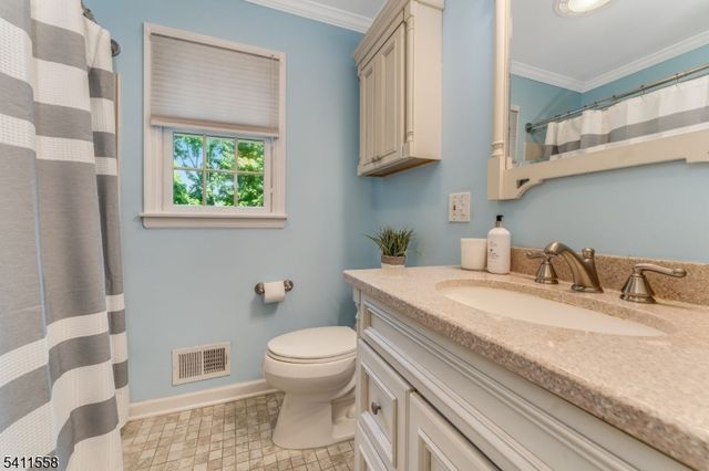 36 Bradley Ln, Bridgewater Twp., NJ 08807