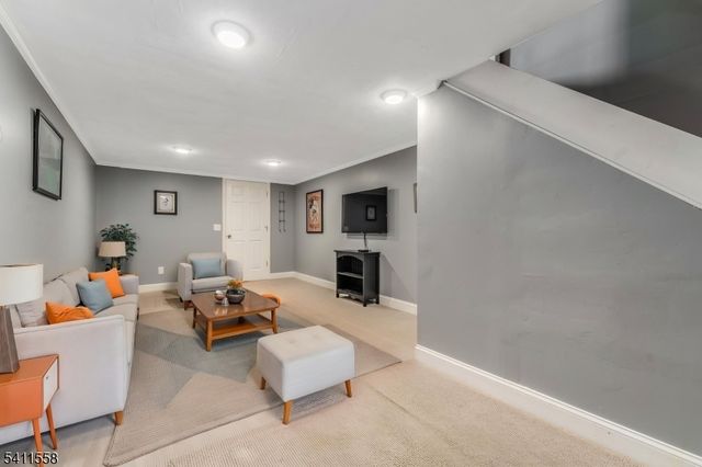 36 Bradley Ln, Bridgewater Twp., NJ 08807