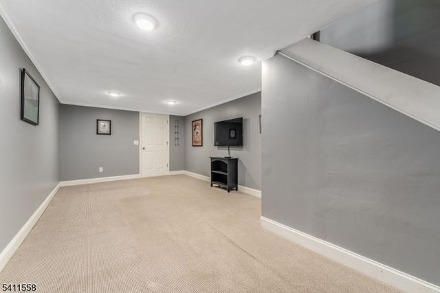 36 Bradley Ln, Bridgewater Twp., NJ 08807