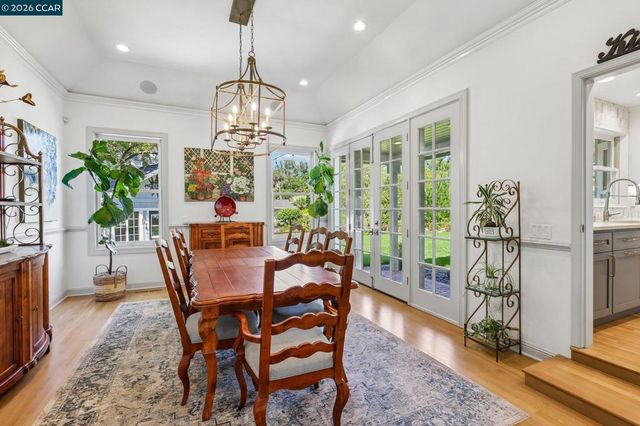 275 Deerfield Dr, Moraga, CA 94556