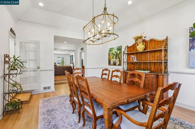 275 Deerfield Dr, Moraga, CA 94556