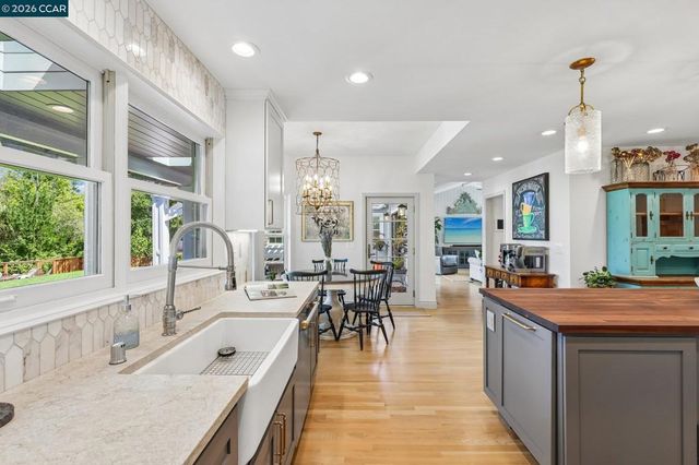 275 Deerfield Dr, Moraga, CA 94556