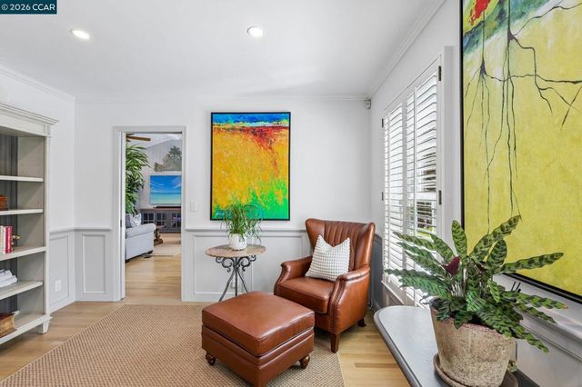275 Deerfield Dr, Moraga, CA 94556