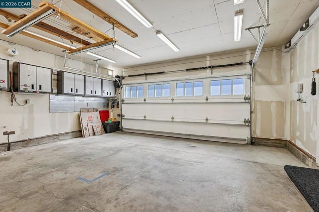 275 Deerfield Dr, Moraga, CA 94556