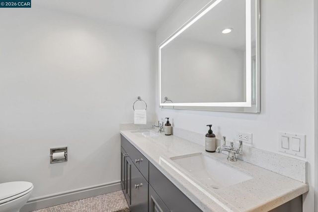 275 Deerfield Dr, Moraga, CA 94556