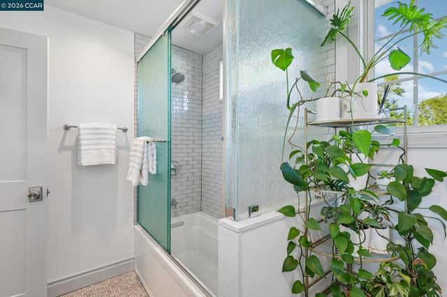 275 Deerfield Dr, Moraga, CA 94556