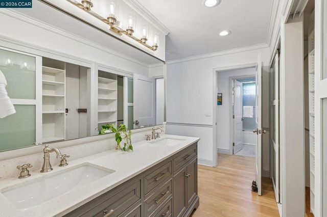 275 Deerfield Dr, Moraga, CA 94556