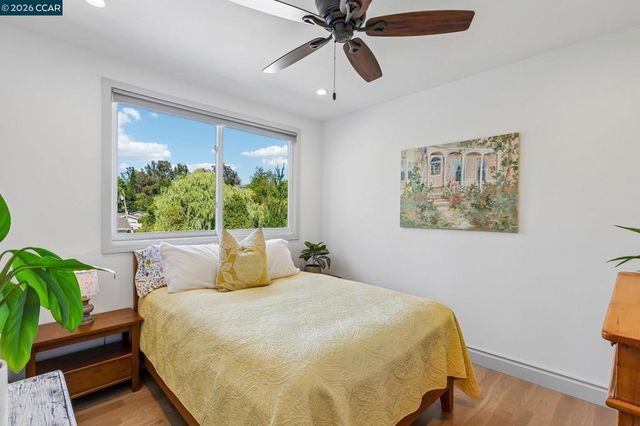 275 Deerfield Dr, Moraga, CA 94556