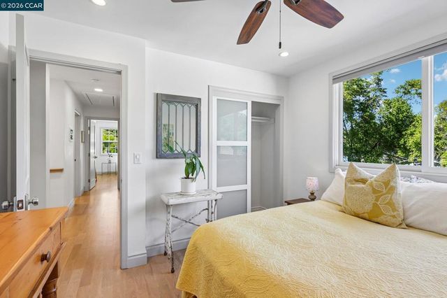 275 Deerfield Dr, Moraga, CA 94556