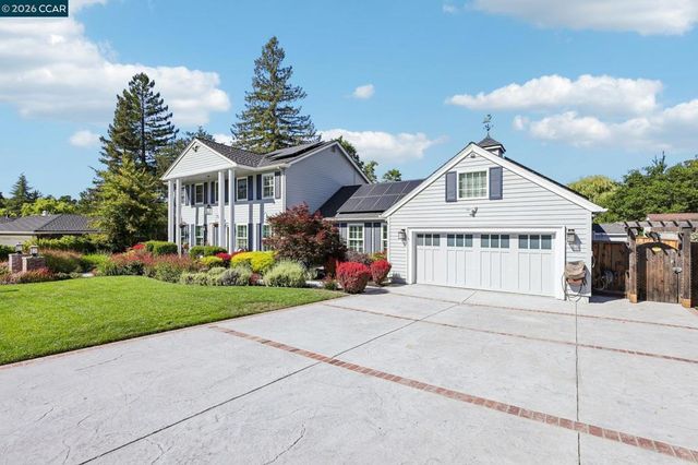 275 Deerfield Dr, Moraga, CA 94556