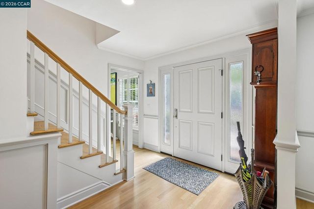 275 Deerfield Dr, Moraga, CA 94556