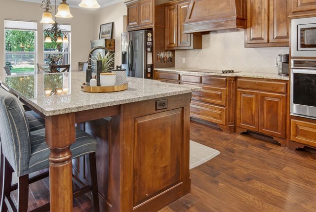 206 Oak Tree Court, Poolville, TX 76487