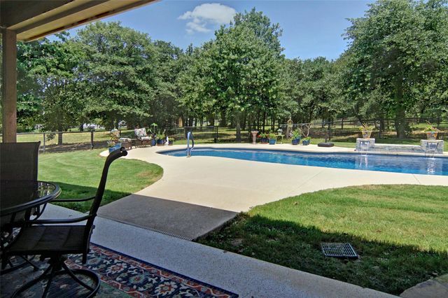 206 Oak Tree Court, Poolville, TX 76487