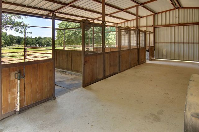 206 Oak Tree Court, Poolville, TX 76487