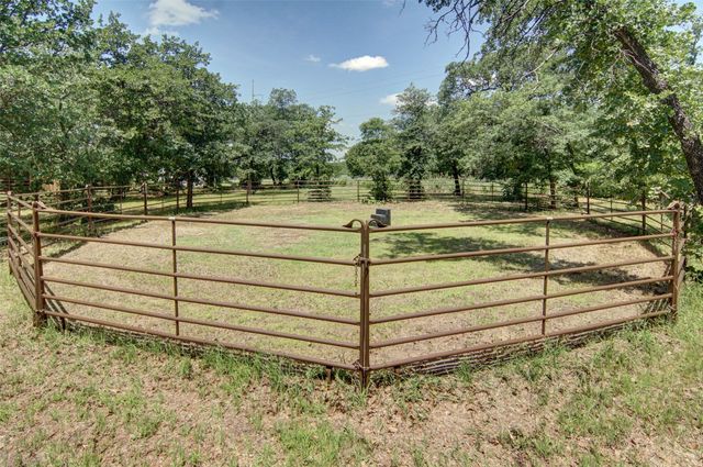 206 Oak Tree Court, Poolville, TX 76487