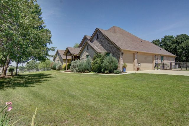 206 Oak Tree Court, Poolville, TX 76487