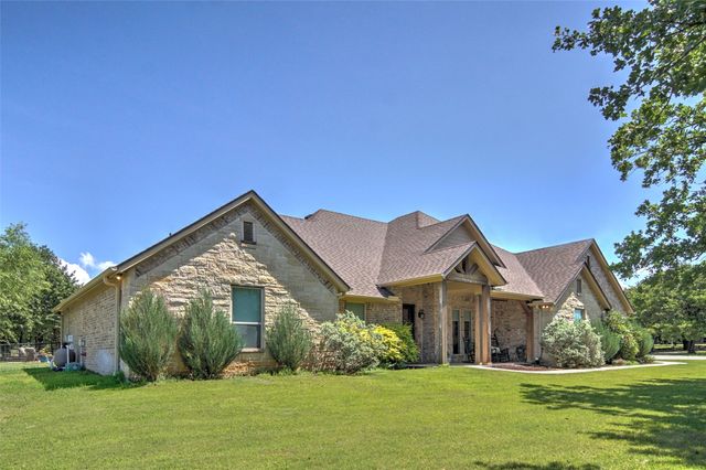 206 Oak Tree Court, Poolville, TX 76487