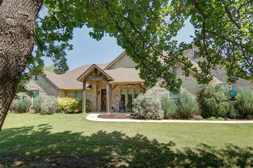 206 Oak Tree Court, Poolville, TX 76487