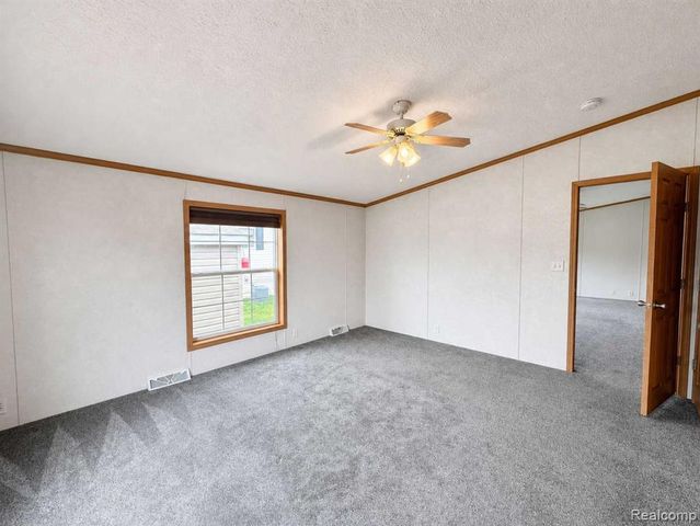 29258 Hidden River Drive, Gibraltar, MI 48173