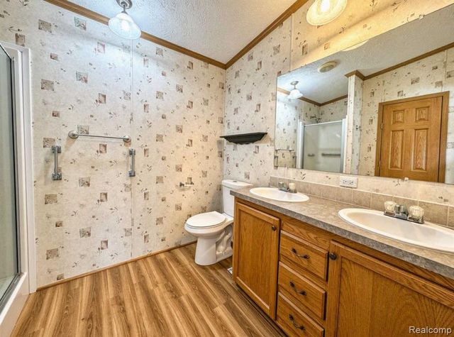 29258 Hidden River Drive, Gibraltar, MI 48173