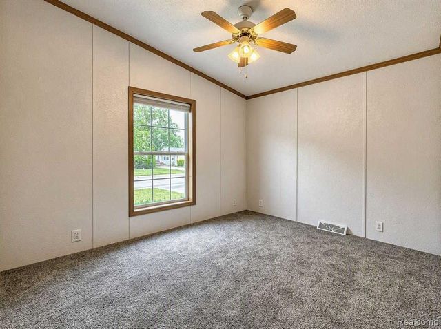 29258 Hidden River Drive, Gibraltar, MI 48173