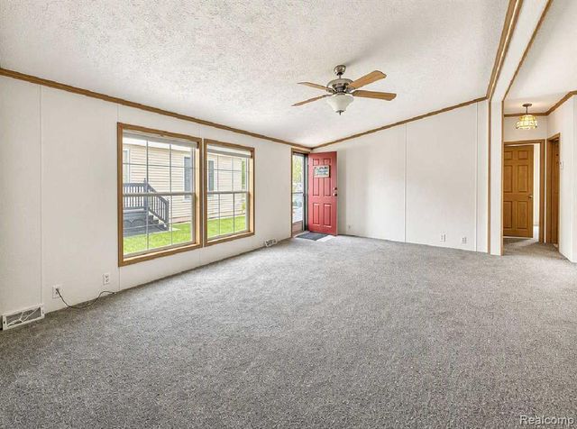 29258 Hidden River Drive, Gibraltar, MI 48173