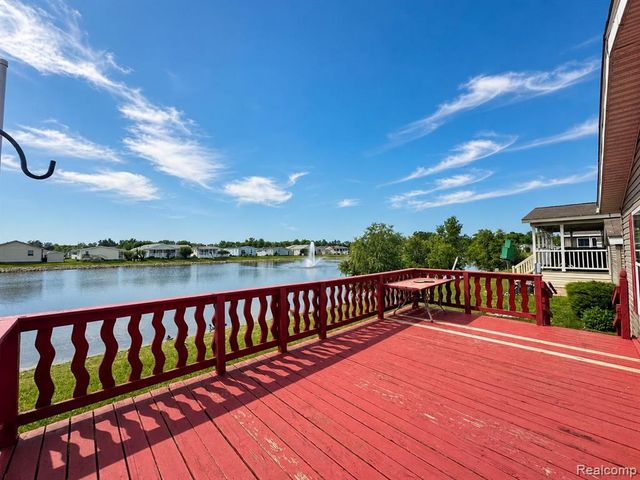 29258 Hidden River Drive, Gibraltar, MI 48173