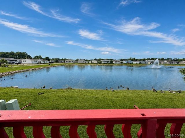 29258 Hidden River Drive, Gibraltar, MI 48173