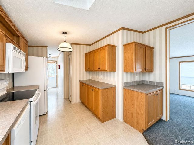 29258 Hidden River Drive, Gibraltar, MI 48173