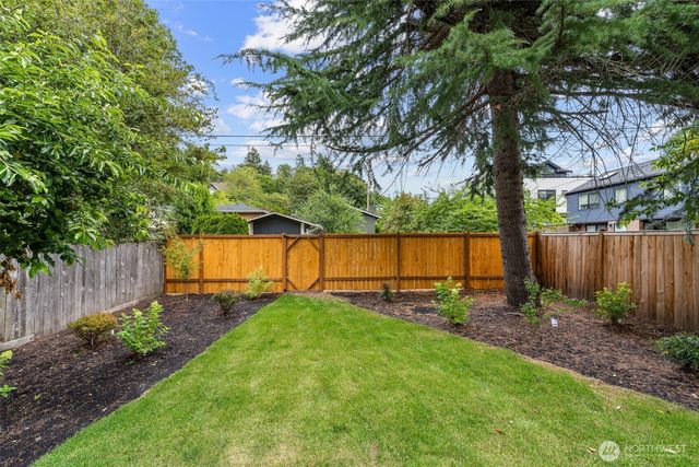 520 30th Avenue E, Seattle, WA 98112