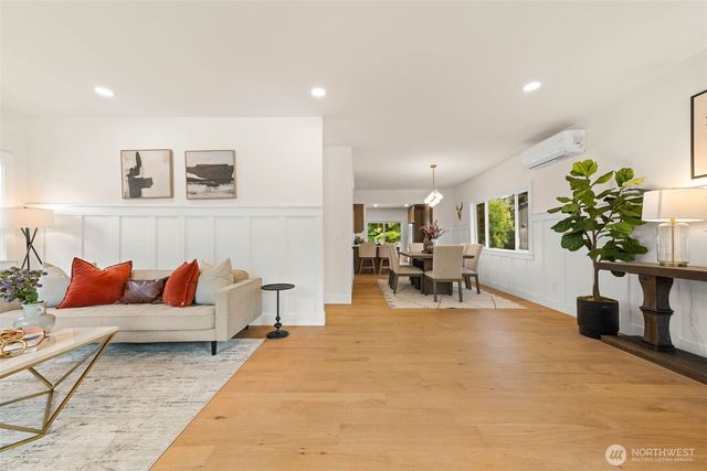 520 30th Avenue E, Seattle, WA 98112