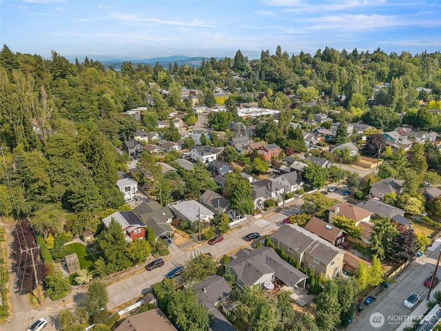 520 30th Avenue E, Seattle, WA 98112