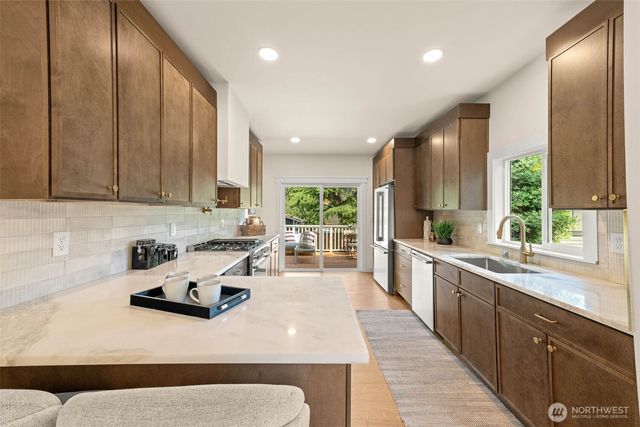 520 30th Avenue E, Seattle, WA 98112